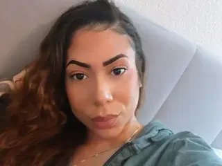 Mia_Morrena  live sex cam