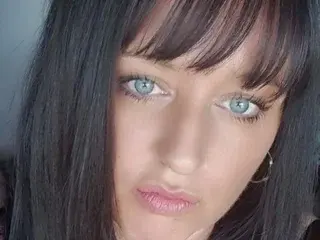 Sassychanelx  live sex cam