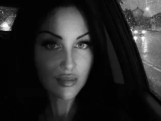Alyoana  live sex cam