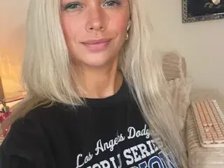 SophiaSinclaireX  live sex cam