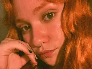 Foxyred_90  live sex cam