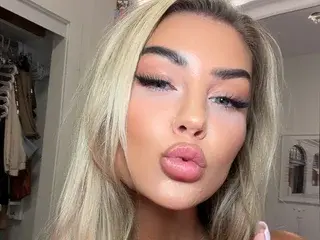 Itsaspenreign  live sex cam