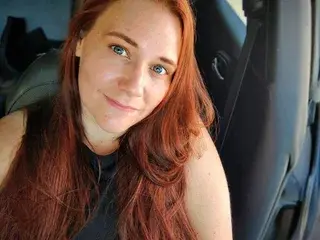 Sneakydesire  live sex cam
