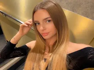 X_SexySkylar  live sex cam