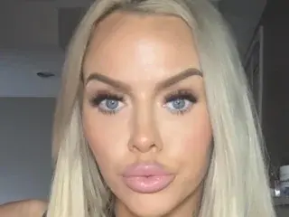 GoddessBuffBarbie  live sex cam
