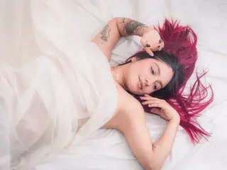 SophiaCastro32  live sex cam