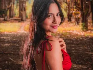 SophiaCastro32  live sex cam