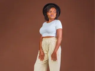 BurtstydelightfulX  live sex cam