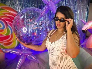 LizBlack  live sex cam