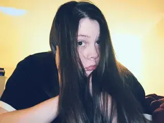 Chillnsmoke  live sex cam