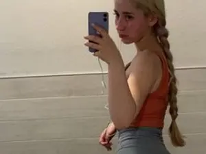 Littlefootgirl52  live sex cam