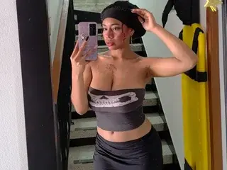 Charlotte_bronte  live sex cam