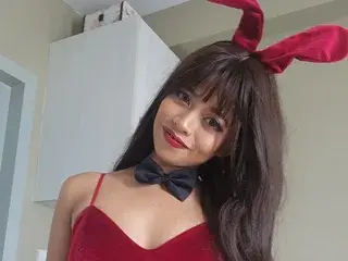 Yourelaboratedream  live sex cam