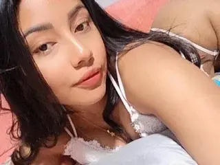 AndyySaenzz  live sex cam