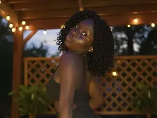 Chomibums  live sex cam