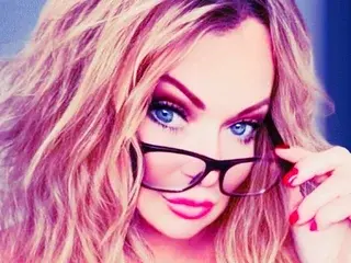 GlamGran  live sex cam