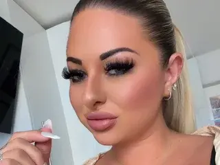 Bustychloex121  live sex cam