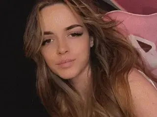 PrincessKelsBabestation  live sex cam