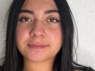 Lauy_love  live sex cam