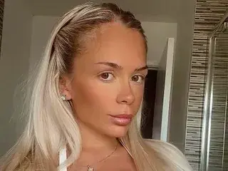 BritishBlondeBabydoll  live sex cam
