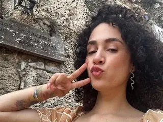 Thaliacollins88  live sex cam