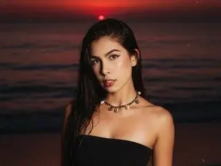 RoxxyReiign  live sex cam