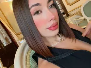 Briana022  live sex cam