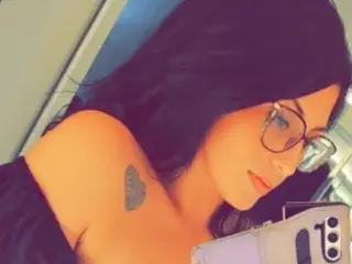 LilithDIVINE  live sex cam