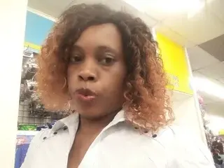 ShyQueen25  live sex cam