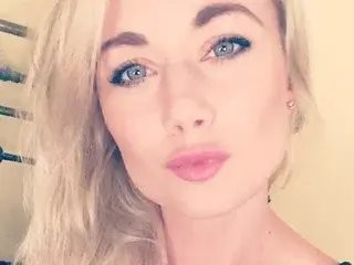 KateDivineUK  live sex cam