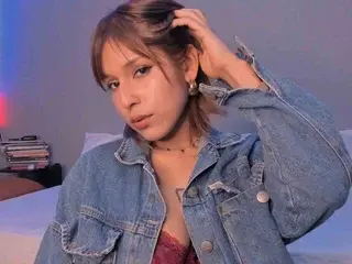 Kiarahernandess  live sex cam