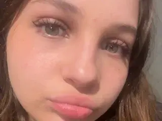 Seraphinavelvet  live sex cam