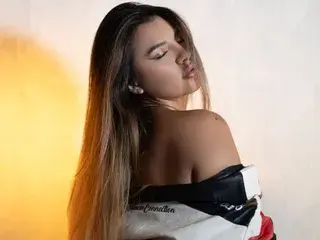 Megann_glow  live sex cam