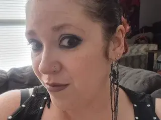 DarkHuntress  live sex cam