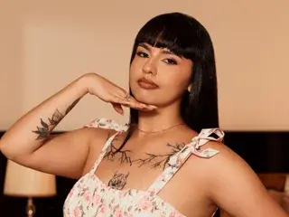 SelineMyers  live sex cam