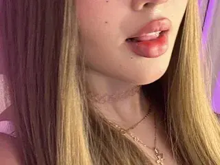 Aleshiadoll  live sex cam