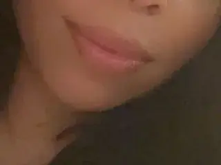Onlyforonenight  live sex cam