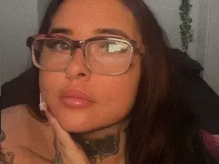 Honeysweettea  live sex cam