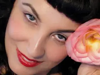 Claudine  live sex cam