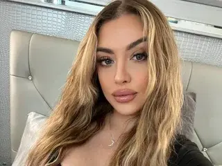DaniiDivinity  live sex cam