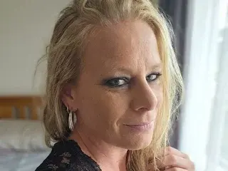 Heavenlybliss69  live sex cam