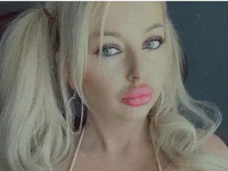 HotBlondeLilly_xo  live sex cam