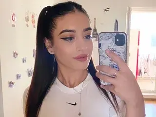 Lililth_Capri77  live sex cam