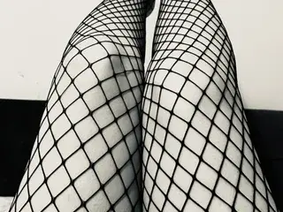 Hornyhotwife83  live sex cam