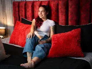 MaxineRoss  live sex cam