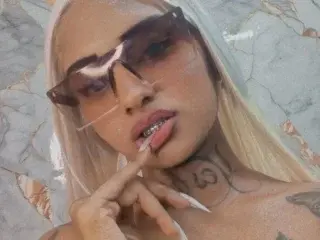 Sumaya69  live sex cam