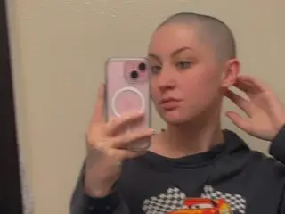 Y0uvebeenjinxed  live sex cam