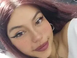 Lilmooon  live sex cam