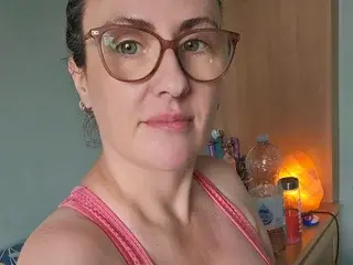 BritishBellaxx  live sex cam