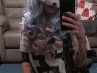 RoxieSage  live sex cam